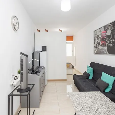 Apartment Comfy Renovated Studio 2 Min Walk To Beach Las Palmas de Gran Canaria