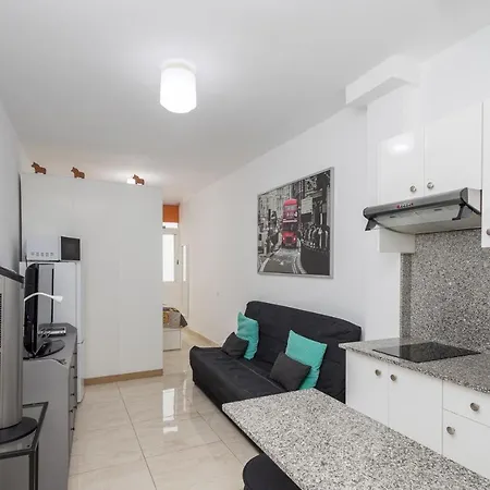 Comfy Renovated Studio 2 Min Walk To Beach Las Palmas de Gran Canaria