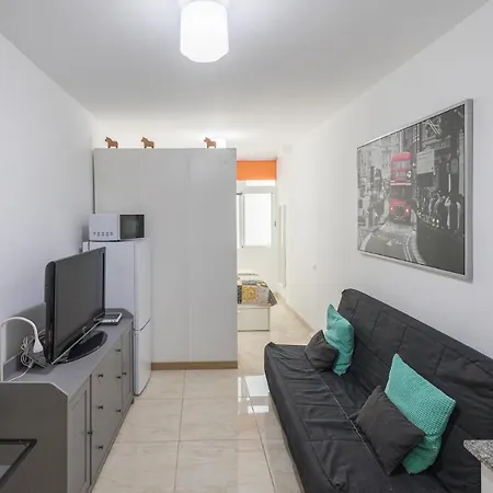 Apartment Comfy Renovated Studio 2 Min Walk To Beach Las Palmas de Gran Canaria