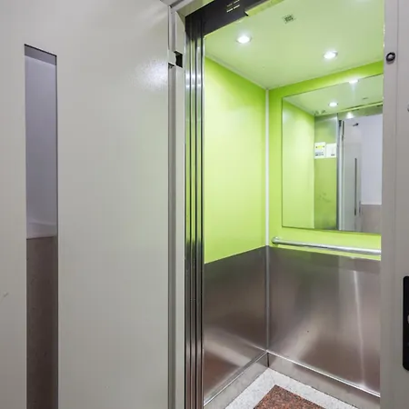 Comfy Renovated Studio 2 Min Walk To Beach Apartment *