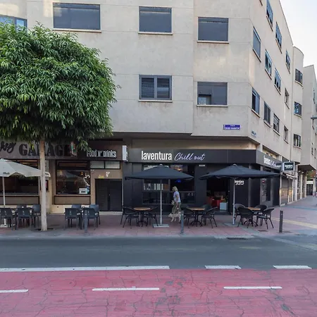 Comfy Renovated Studio 2 Min Walk To Beach Apartment